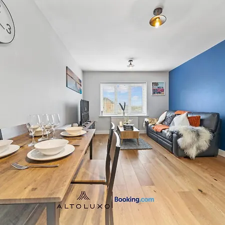 Comfortable 1br House With Fast Wifi & Near Transport By Altoluxo Short Lets & Serviced * בריסטול