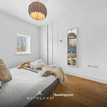 Comfortable 1br House With Fast Wifi & Near Transport By Altoluxo Short Lets & Serviced * בריסטול