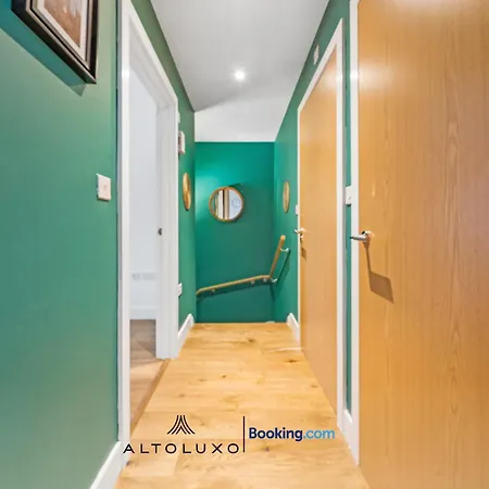 Comfortable 1br House With Fast Wifi & Near Transport By Altoluxo Short Lets & Serviced בריסטול