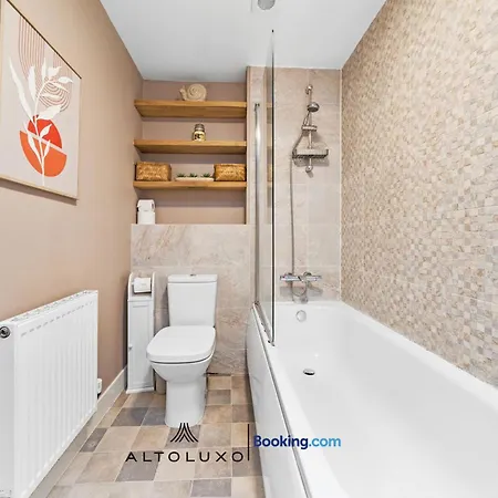 דירה Comfortable 1br House With Fast Wifi & Near Transport By Altoluxo Short Lets & Serviced *