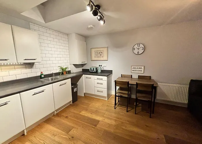 Apartament Comfortable 1br House With Fast Wifi & Near Transport By Altoluxo Short Lets & Serviced