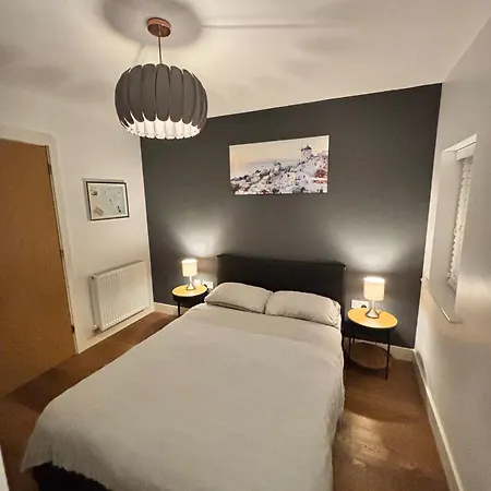 Apartment Comfortable 1br House With Fast Wifi & Near Transport By Altoluxo Short Lets & Serviced Bristol