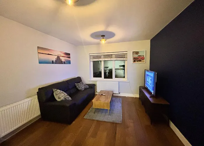 Comfortable 1br House With Fast Wifi & Near Transport By Altoluxo Short Lets & Serviced Apartment *