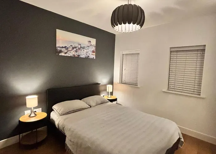 Comfortable 1br House With Fast Wifi & Near Transport By Altoluxo Short Lets & Serviced Apartment Bristol